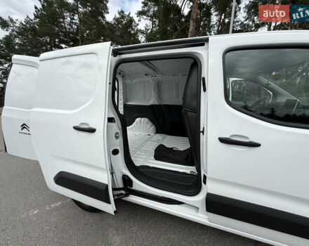 Білий Сітроен Берлінго, об'ємом двигуна 1.56 л та пробігом 100 тис. км за 13900 $, фото 5 на Automoto.ua