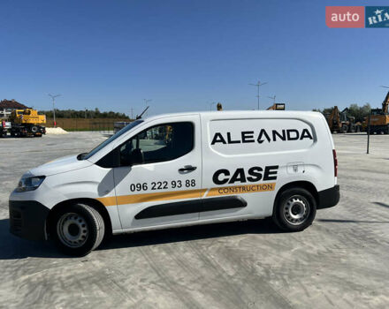 Белый Ситроен Берлинго, объемом двигателя 1.5 л и пробегом 235 тыс. км за 11600 $, фото 5 на Automoto.ua