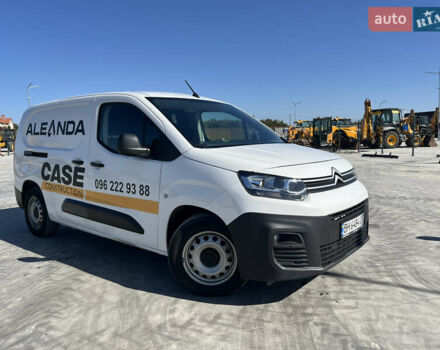 Белый Ситроен Берлинго, объемом двигателя 1.5 л и пробегом 235 тыс. км за 11600 $, фото 7 на Automoto.ua