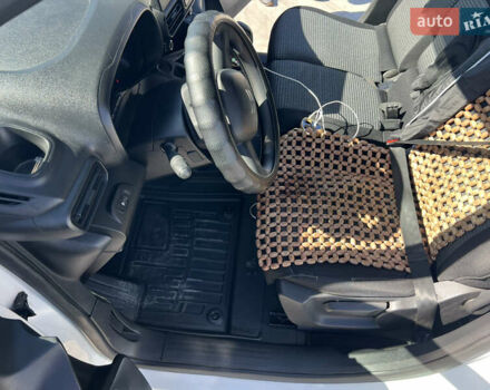 Белый Ситроен Берлинго, объемом двигателя 1.5 л и пробегом 235 тыс. км за 11600 $, фото 28 на Automoto.ua