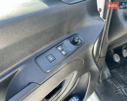 Белый Ситроен Берлинго, объемом двигателя 1.5 л и пробегом 235 тыс. км за 11600 $, фото 26 на Automoto.ua