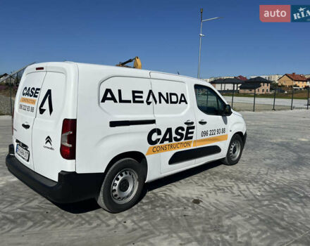 Белый Ситроен Берлинго, объемом двигателя 1.5 л и пробегом 235 тыс. км за 11600 $, фото 1 на Automoto.ua