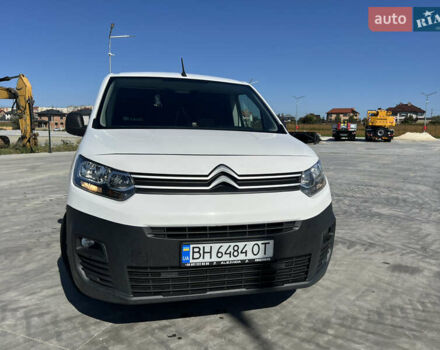 Белый Ситроен Берлинго, объемом двигателя 1.5 л и пробегом 235 тыс. км за 11600 $, фото 10 на Automoto.ua
