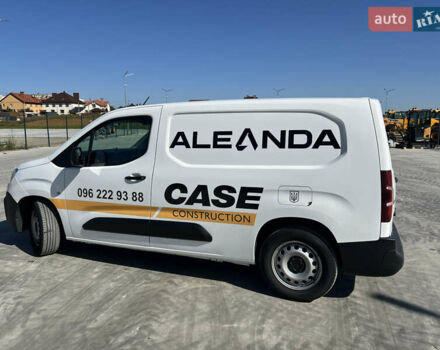 Белый Ситроен Берлинго, объемом двигателя 1.5 л и пробегом 235 тыс. км за 11600 $, фото 6 на Automoto.ua