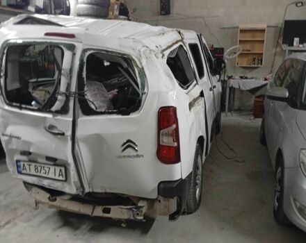 Белый Ситроен Берлинго, объемом двигателя 1.5 л и пробегом 40 тыс. км за 5000 $, фото 9 на Automoto.ua