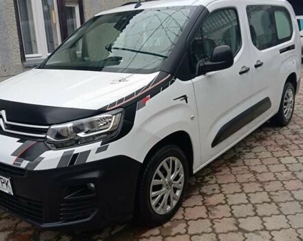 Белый Ситроен Берлинго, объемом двигателя 1.5 л и пробегом 47 тыс. км за 20900 $, фото 2 на Automoto.ua