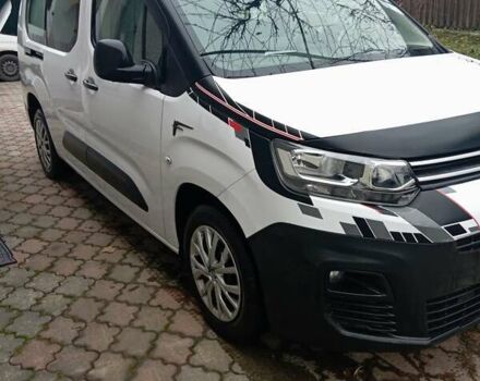 Белый Ситроен Берлинго, объемом двигателя 1.5 л и пробегом 47 тыс. км за 20900 $, фото 1 на Automoto.ua