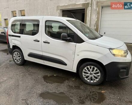 Білий Сітроен Берлінго, об'ємом двигуна 1.5 л та пробігом 4 тис. км за 16857 $, фото 2 на Automoto.ua