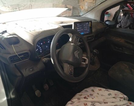 Белый Ситроен Берлинго, объемом двигателя 1.5 л и пробегом 40 тыс. км за 5000 $, фото 10 на Automoto.ua