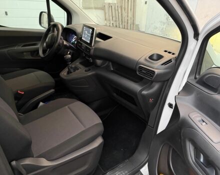 Белый Ситроен Берлинго, объемом двигателя 1.5 л и пробегом 4 тыс. км за 16835 $, фото 3 на Automoto.ua