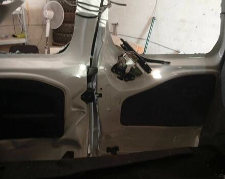 Белый Ситроен Берлинго, объемом двигателя 1.5 л и пробегом 40 тыс. км за 5000 $, фото 16 на Automoto.ua