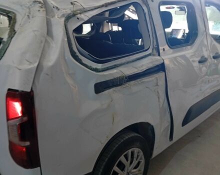 Белый Ситроен Берлинго, объемом двигателя 1.5 л и пробегом 40 тыс. км за 5000 $, фото 13 на Automoto.ua