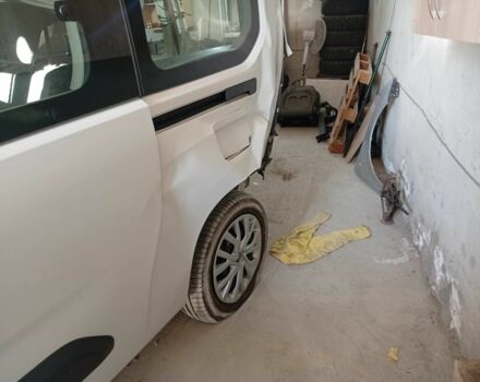 Белый Ситроен Берлинго, объемом двигателя 1.5 л и пробегом 40 тыс. км за 5000 $, фото 11 на Automoto.ua