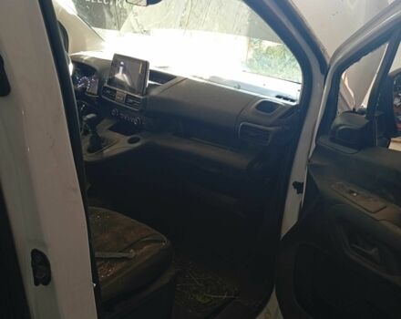 Белый Ситроен Берлинго, объемом двигателя 1.5 л и пробегом 40 тыс. км за 5000 $, фото 20 на Automoto.ua