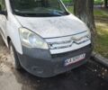 Белый Ситроен Берлинго, объемом двигателя 1.6 л и пробегом 211 тыс. км за 2803 $, фото 1 на Automoto.ua
