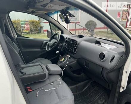 Білий Сітроен Берлінго, об'ємом двигуна 1.6 л та пробігом 494 тис. км за 4500 $, фото 3 на Automoto.ua