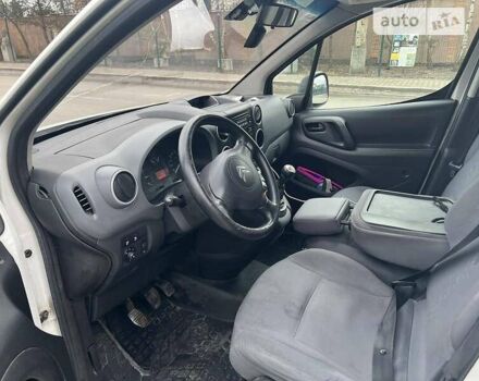 Білий Сітроен Берлінго, об'ємом двигуна 1.6 л та пробігом 494 тис. км за 4500 $, фото 2 на Automoto.ua