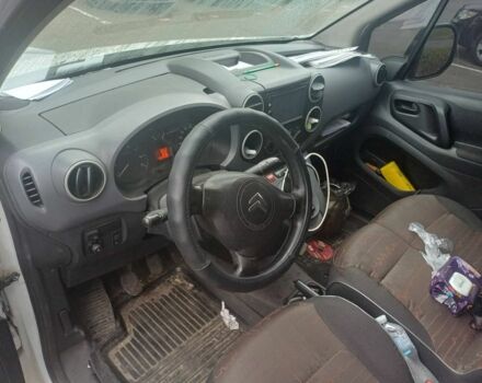 Белый Ситроен Берлинго, объемом двигателя 0 л и пробегом 1000 тыс. км за 5000 $, фото 2 на Automoto.ua