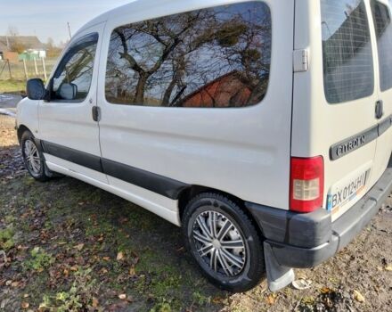 Белый Ситроен Берлинго, объемом двигателя 1.6 л и пробегом 197 тыс. км за 3500 $, фото 4 на Automoto.ua