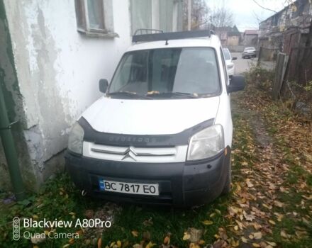 Белый Ситроен Берлинго, объемом двигателя 1.4 л и пробегом 318 тыс. км за 3600 $, фото 1 на Automoto.ua