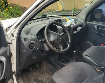 Белый Ситроен Берлинго, объемом двигателя 1.4 л и пробегом 300 тыс. км за 4500 $, фото 3 на Automoto.ua