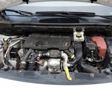 Белый Ситроен Берлинго, объемом двигателя 1.6 л и пробегом 190 тыс. км за 6800 $, фото 6 на Automoto.ua