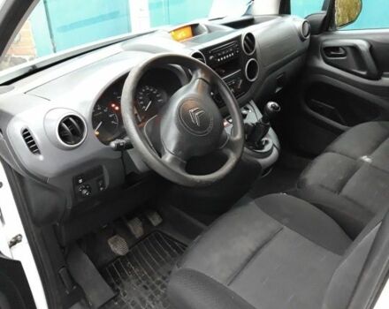 Белый Ситроен Берлинго, объемом двигателя 1.6 л и пробегом 190 тыс. км за 6800 $, фото 2 на Automoto.ua