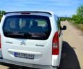Белый Ситроен Берлинго, объемом двигателя 1.6 л и пробегом 211 тыс. км за 6500 $, фото 3 на Automoto.ua