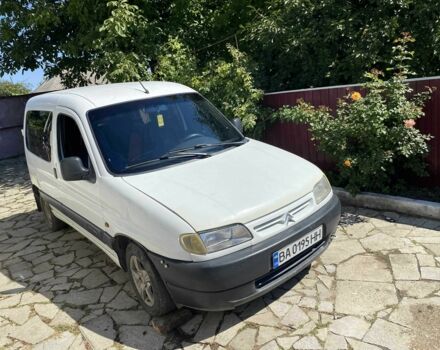 Белый Ситроен Берлинго, объемом двигателя 1.9 л и пробегом 300 тыс. км за 2300 $, фото 1 на Automoto.ua