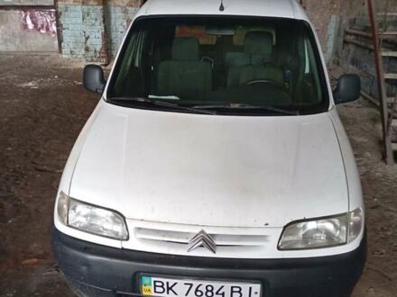 Белый Ситроен Берлинго, объемом двигателя 1.87 л и пробегом 345 тыс. км за 1200 $, фото 1 на Automoto.ua