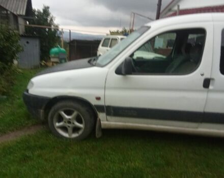 Белый Ситроен Берлинго, объемом двигателя 1.9 л и пробегом 170 тыс. км за 1800 $, фото 1 на Automoto.ua