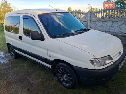 Белый Ситроен Берлинго, объемом двигателя 1.9 л и пробегом 300 тыс. км за 3000 $, фото 1 на Automoto.ua