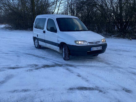 Белый Ситроен Берлинго, объемом двигателя 1.9 л и пробегом 200 тыс. км за 1900 $, фото 1 на Automoto.ua