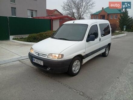 Білий Сітроен Берлінго, об'ємом двигуна 2 л та пробігом 280 тис. км за 2700 $, фото 1 на Automoto.ua