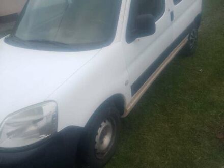 Белый Ситроен Берлинго, объемом двигателя 2 л и пробегом 220 тыс. км за 2950 $, фото 1 на Automoto.ua