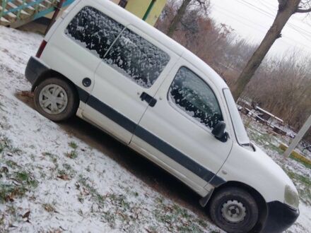 Білий Сітроен Берлінго, об'ємом двигуна 2 л та пробігом 400 тис. км за 1183 $, фото 1 на Automoto.ua