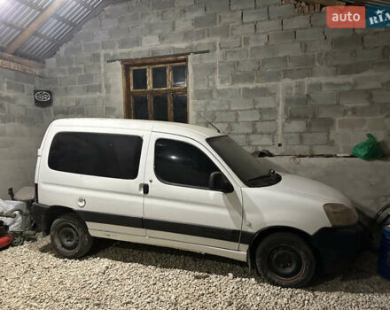 Белый Ситроен Берлинго, объемом двигателя 2 л и пробегом 250 тыс. км за 1800 $, фото 1 на Automoto.ua