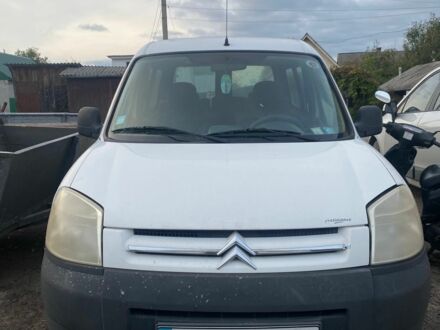 Белый Ситроен Берлинго, объемом двигателя 2 л и пробегом 210 тыс. км за 3300 $, фото 1 на Automoto.ua