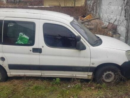 Белый Ситроен Берлинго, объемом двигателя 1.9 л и пробегом 500 тыс. км за 2012 $, фото 1 на Automoto.ua