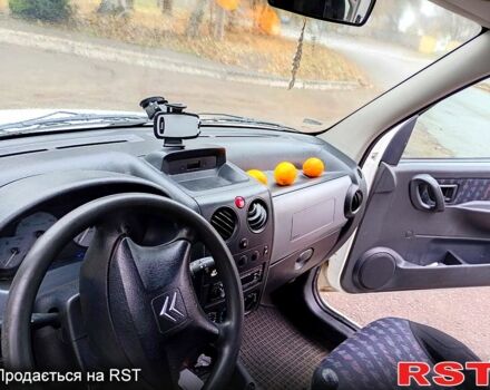 Белый Ситроен Берлинго, объемом двигателя 1.9 л и пробегом 245 тыс. км за 2500 $, фото 1 на Automoto.ua