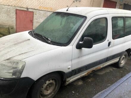Сітроен Берлінго 2005 у Хмельницькому на Automoto.ua Білий Сітроен Берлінго, об'ємом двигуна 1.6 л та пробігом 200 тис. км за 2200 $, фото 1 на Automoto.ua