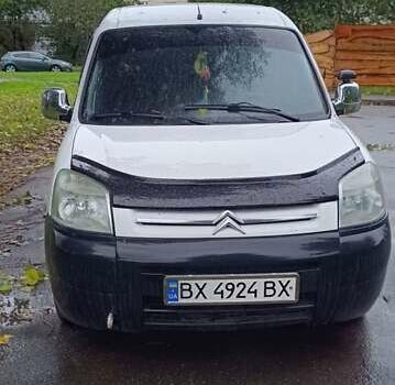Белый Ситроен Берлинго, объемом двигателя 2 л и пробегом 263 тыс. км за 3800 $, фото 1 на Automoto.ua