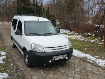 Белый Ситроен Берлинго, объемом двигателя 2 л и пробегом 235 тыс. км за 4100 $, фото 1 на Automoto.ua