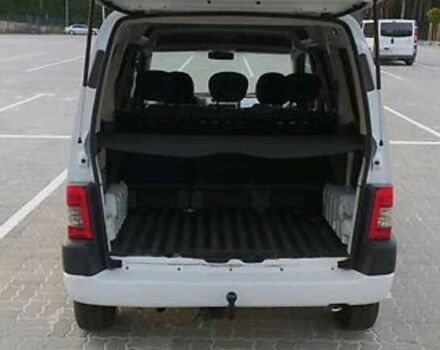 Ситроен Берлинго 2006 в Львове на Automoto.ua Белый Ситроен Берлинго, объемом двигателя 1.56 л и пробегом 285 тыс. км за 4700 $, фото 1 на Automoto.ua