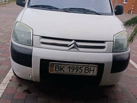 Білий Сітроен Берлінго, об'ємом двигуна 2 л та пробігом 362 тис. км за 4400 $, фото 1 на Automoto.ua