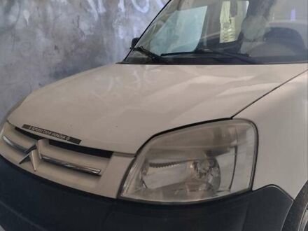 Белый Ситроен Берлинго, объемом двигателя 2 л и пробегом 210 тыс. км за 3200 $, фото 1 на Automoto.ua