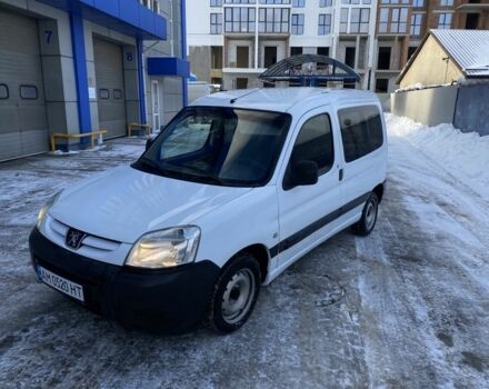 Белый Ситроен Берлинго, объемом двигателя 2 л и пробегом 250 тыс. км за 3650 $, фото 1 на Automoto.ua