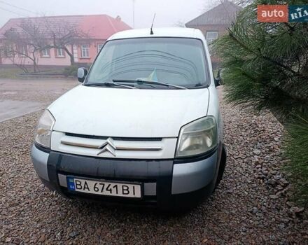 Белый Ситроен Берлинго, объемом двигателя 1.6 л и пробегом 341 тыс. км за 2700 $, фото 1 на Automoto.ua