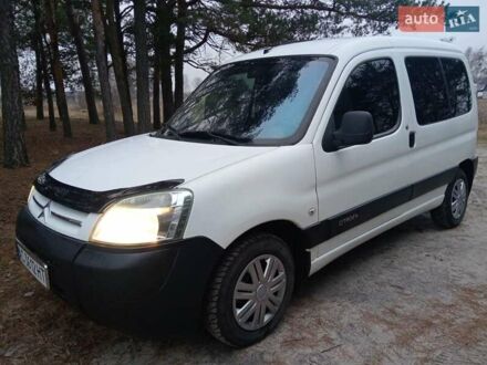 Белый Ситроен Берлинго, объемом двигателя 2 л и пробегом 257 тыс. км за 3700 $, фото 1 на Automoto.ua
