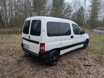 Белый Ситроен Берлинго, объемом двигателя 2 л и пробегом 256 тыс. км за 4200 $, фото 1 на Automoto.ua